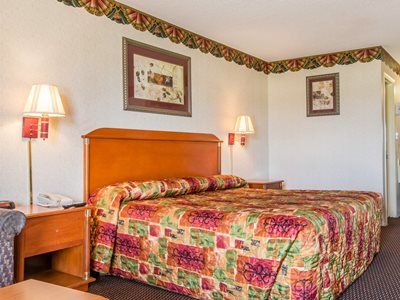Rodeway Inn モンゴメリー エクステリア 写真